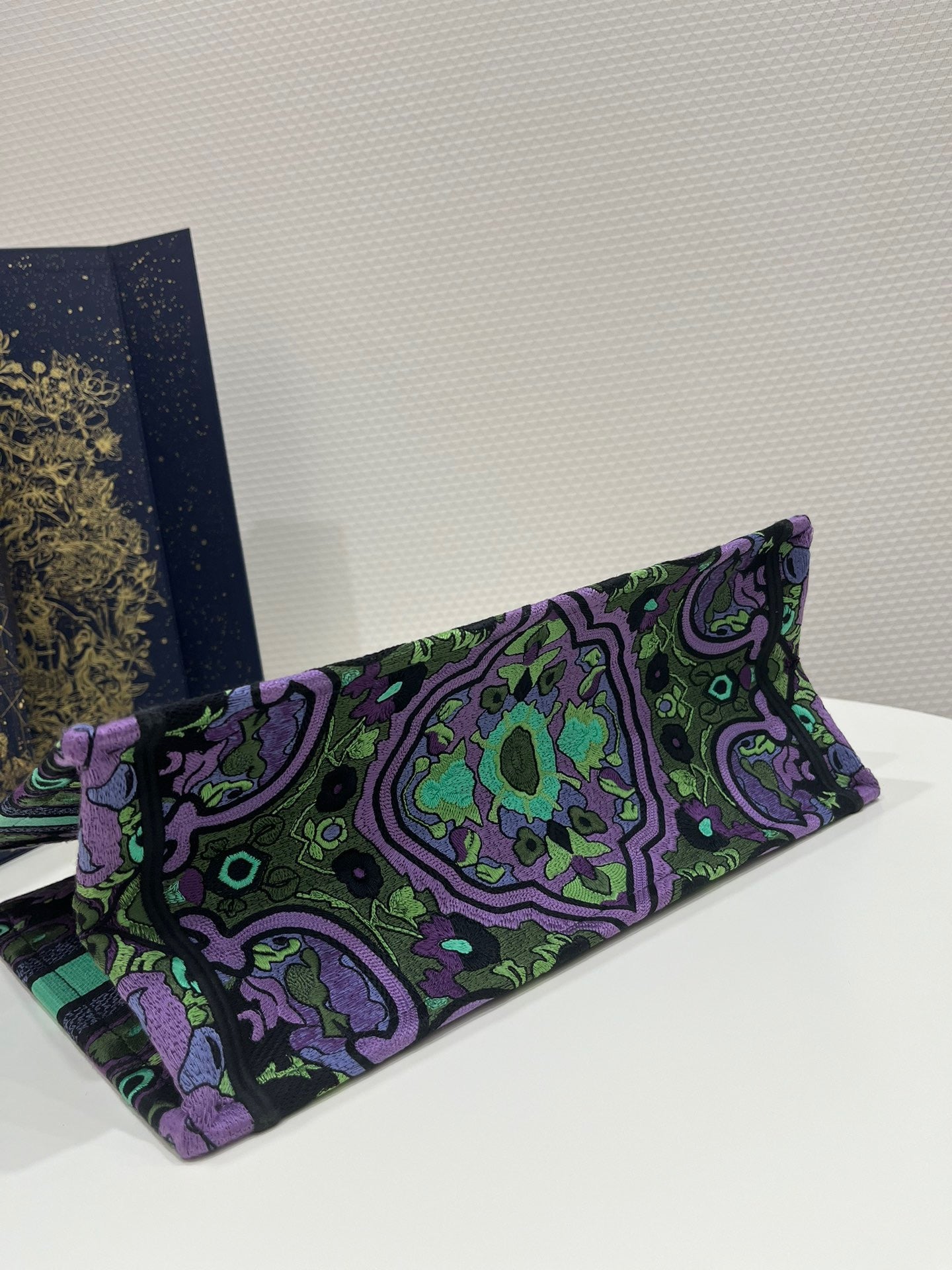 CD MEDIUM BOOK TOTE BAG