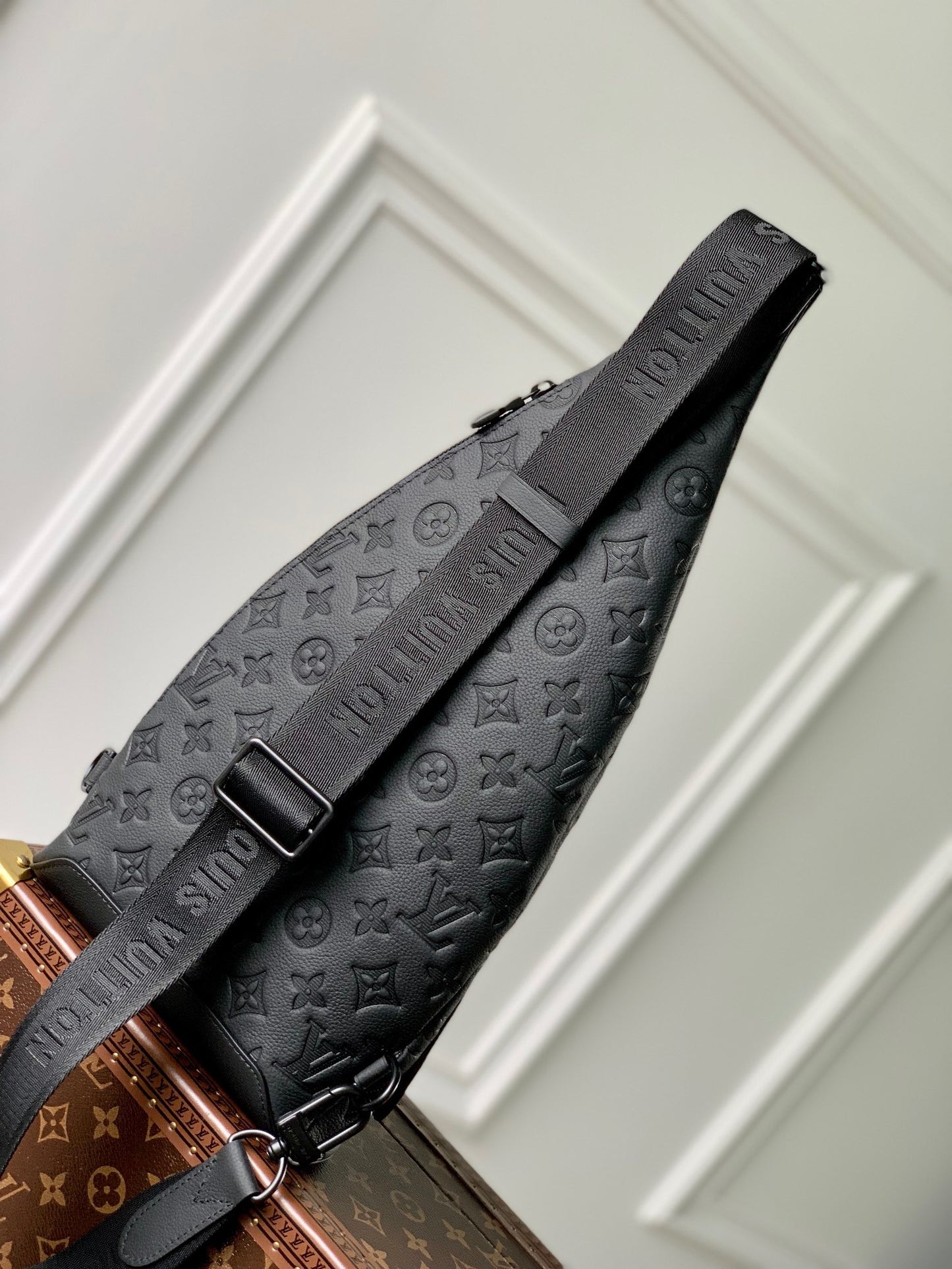 LOU DUO SLING BAG