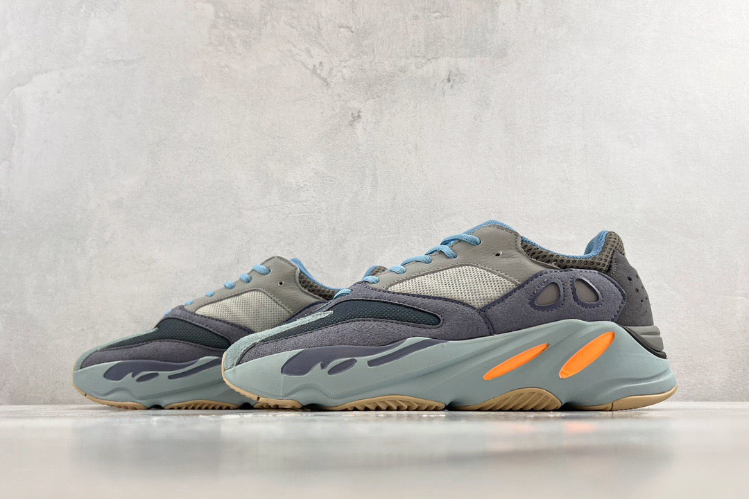 YEEZY BOOST 700