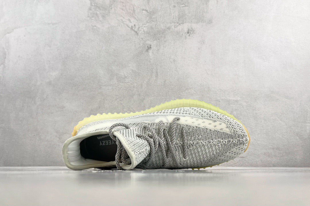 YEEZY BOOST 350 V2