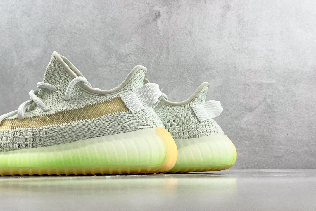 YEEZY BOOST 350 V2