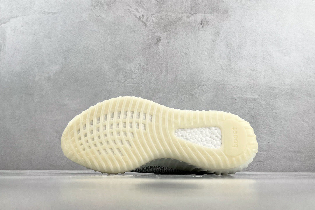 YEEZY BOOST 350 V2