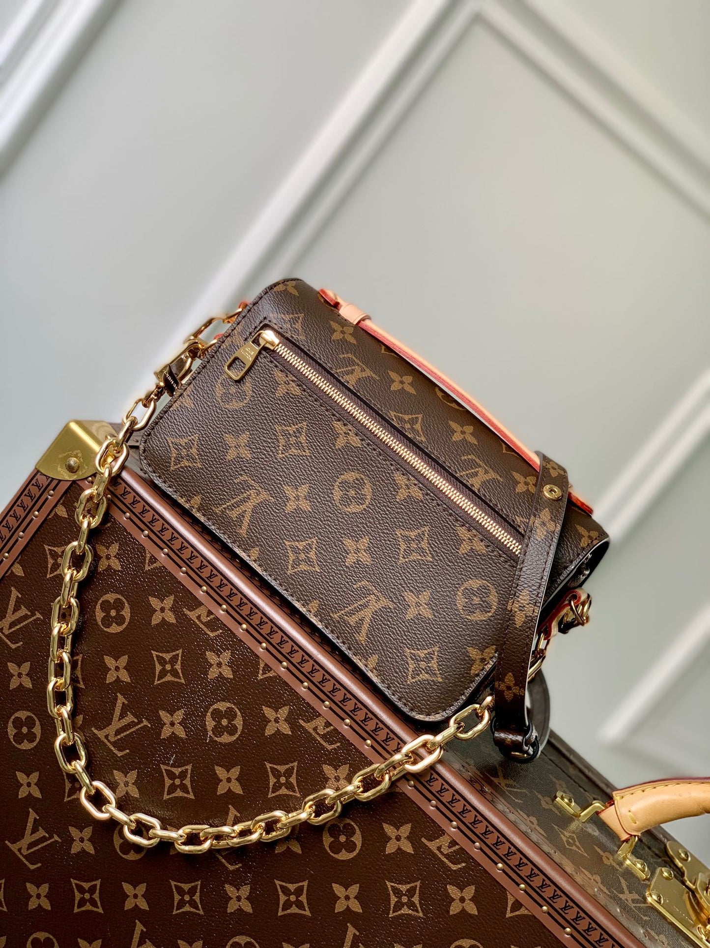 LOU POCHETTE METIS EAST WEST BAG