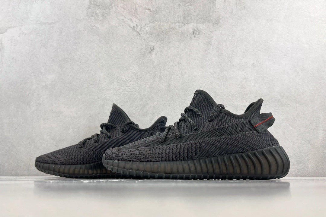 YEEZY BOOST 350 V2