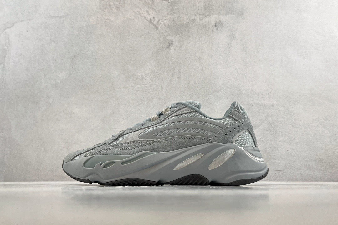 YEEZY BOOST 700