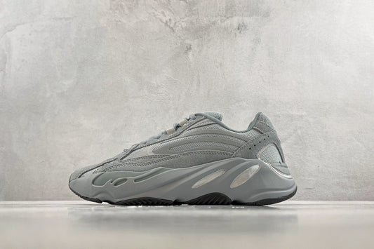 YEEZY BOOST 700