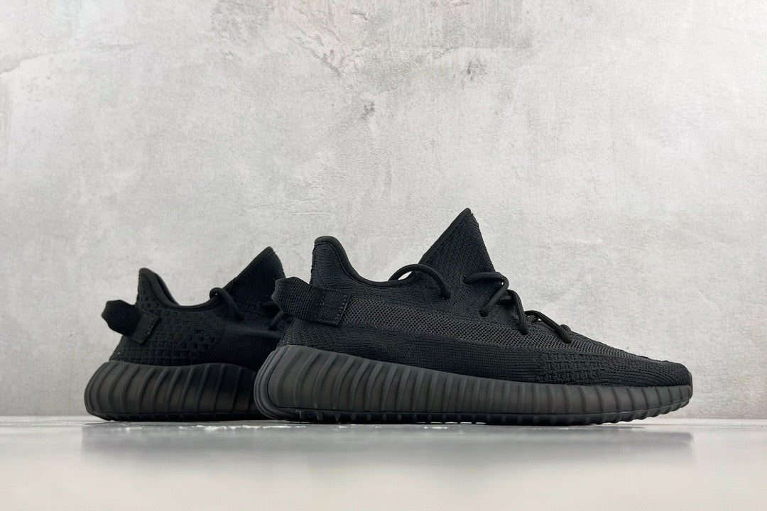 YEEZY BOOST 350 V2