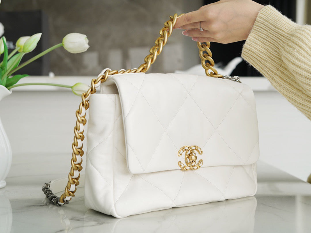 CC 19 LARGE HANDBAG