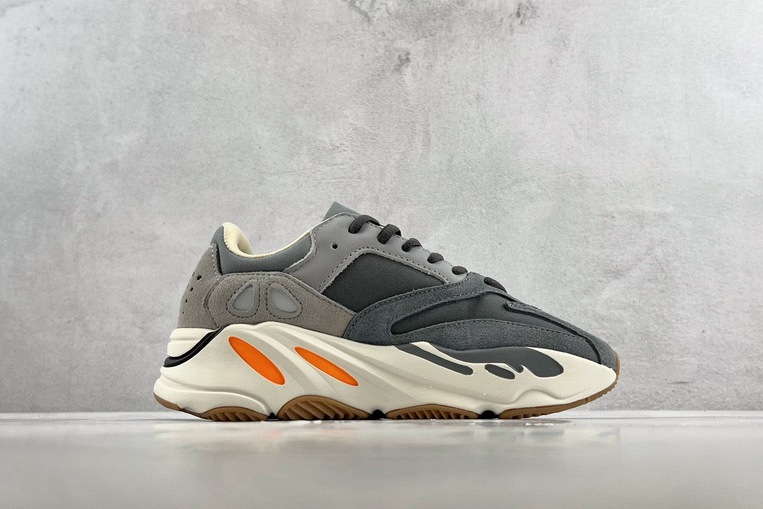 YEEZY BOOST 700