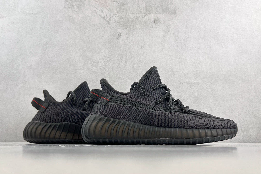 YEEZY BOOST 350 V2
