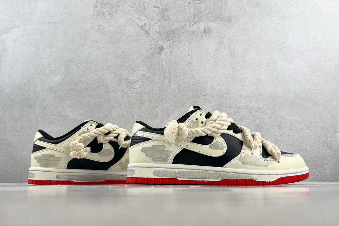 NIKE DUNK LOW