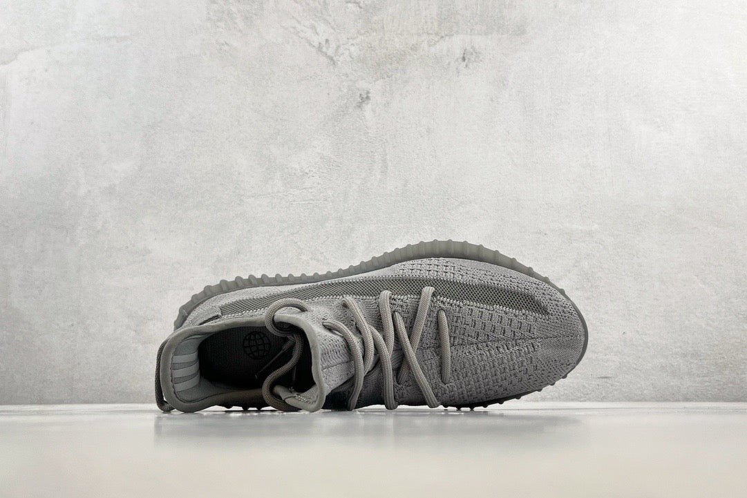 YEEZY BOOST 350 V2