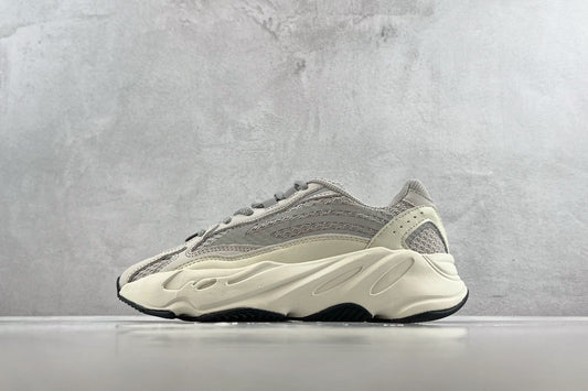 YEEZY BOOST 700