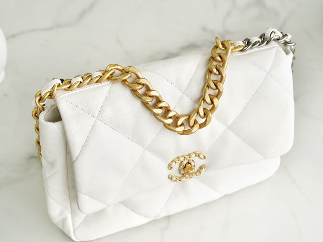 CC 19 LARGE HANDBAG