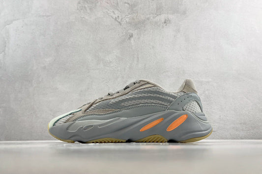 YEEZY BOOST 700 V2