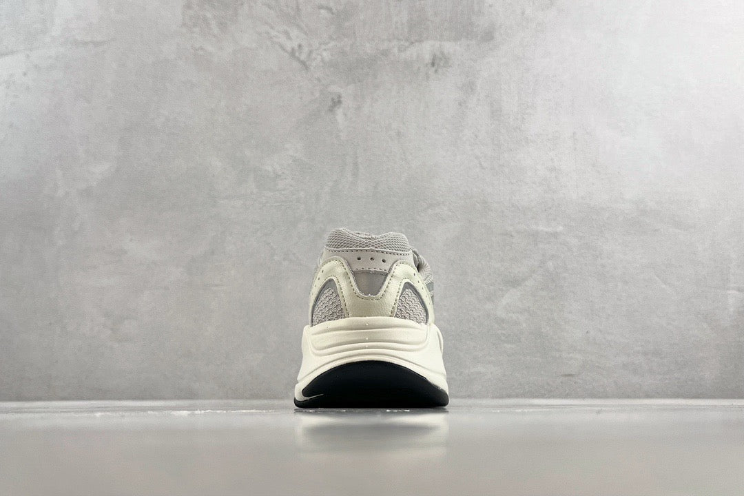 YEEZY BOOST 700