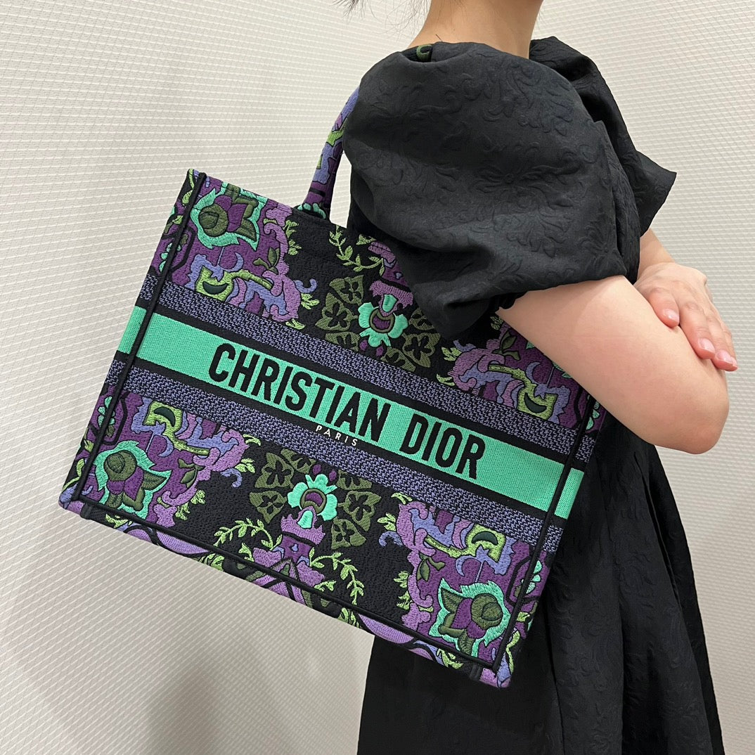 CD MEDIUM BOOK TOTE BAG