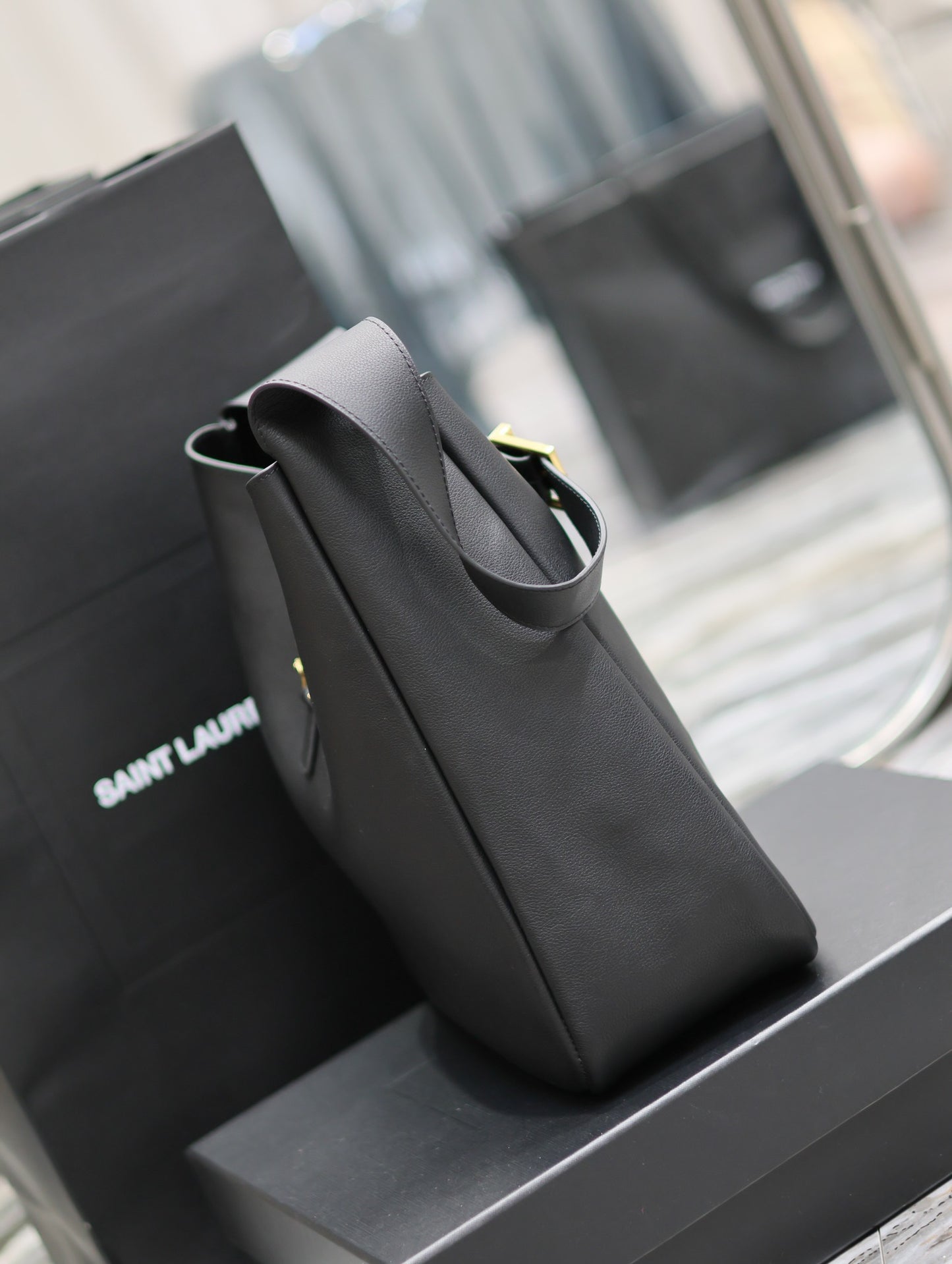 SL LARGE LE 5 À 7 SUPPLE IN SMOOTH LEATHER