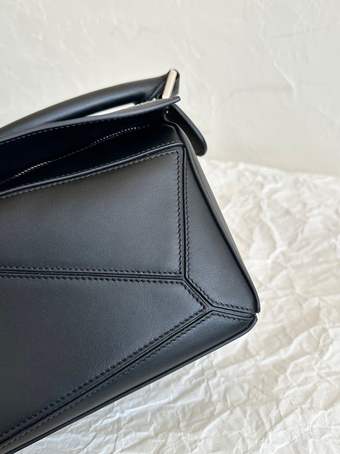 LOEW SMALL PUZZLE EDGE BAG