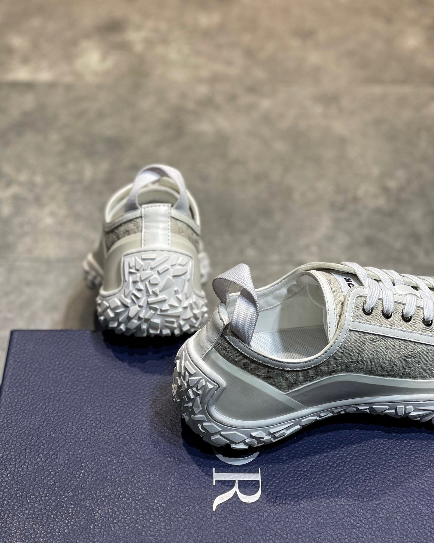 CD B28 SNEAKERS