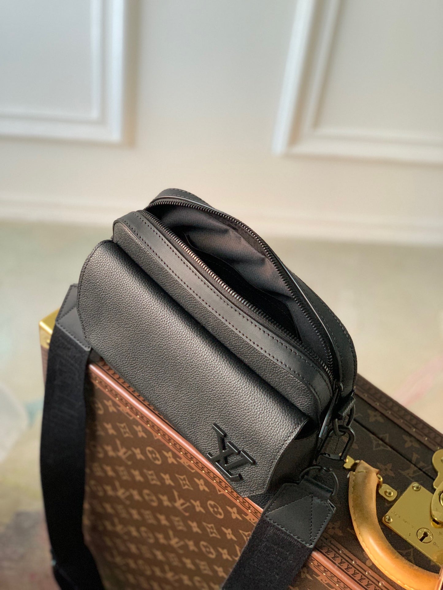 LOU FASTLINE MESSENGER BAG