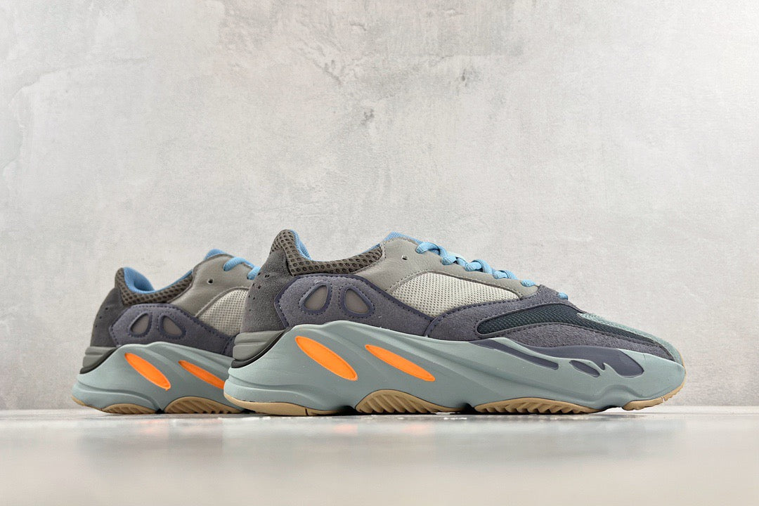 YEEZY BOOST 700
