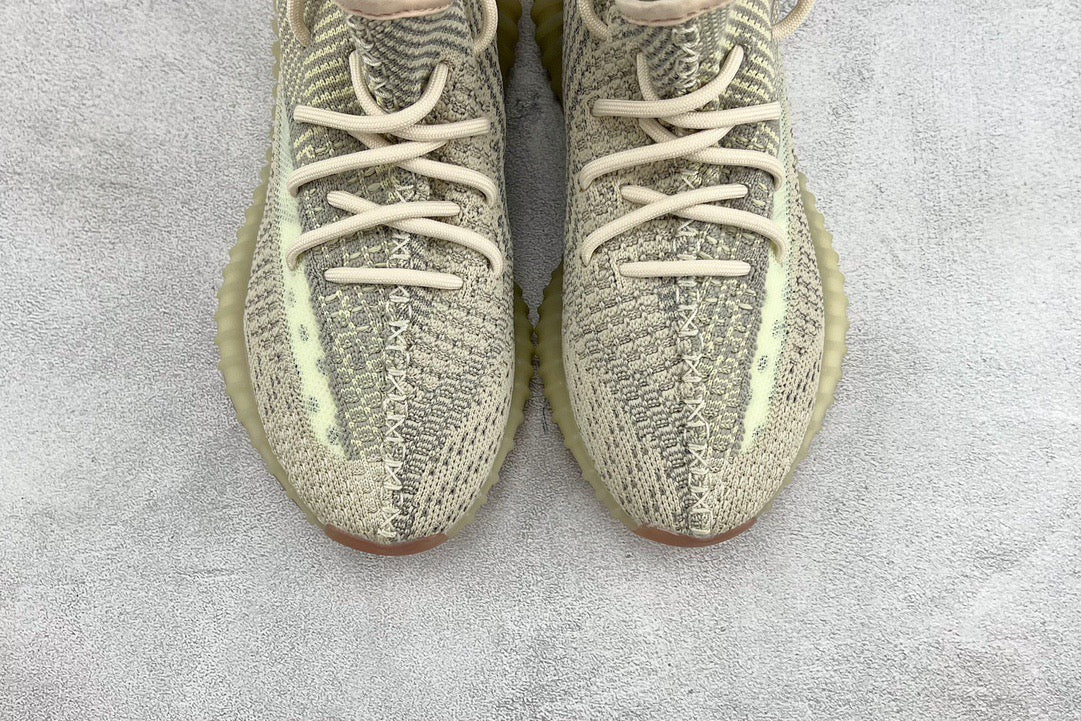 YEEZY BOOST 350 V2