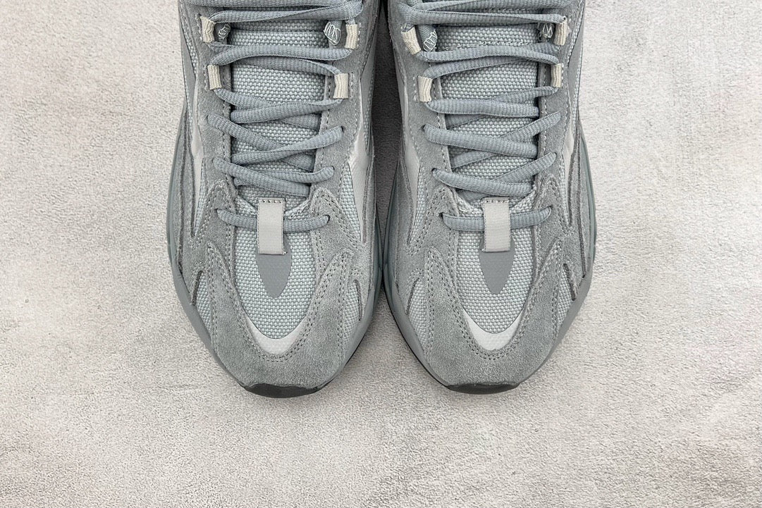 YEEZY BOOST 700