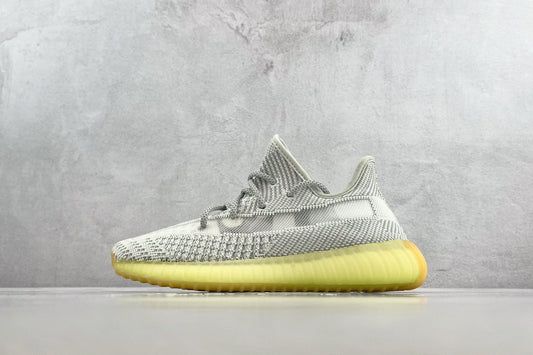 YEEZY BOOST 350 V2