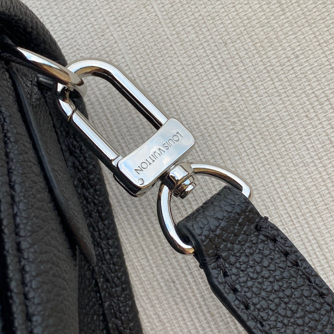 LOU BUCI BAG