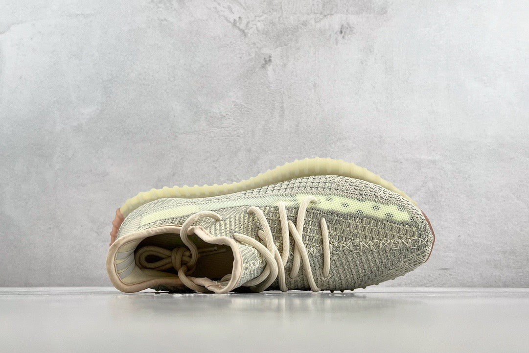 YEEZY BOOST 350 V2