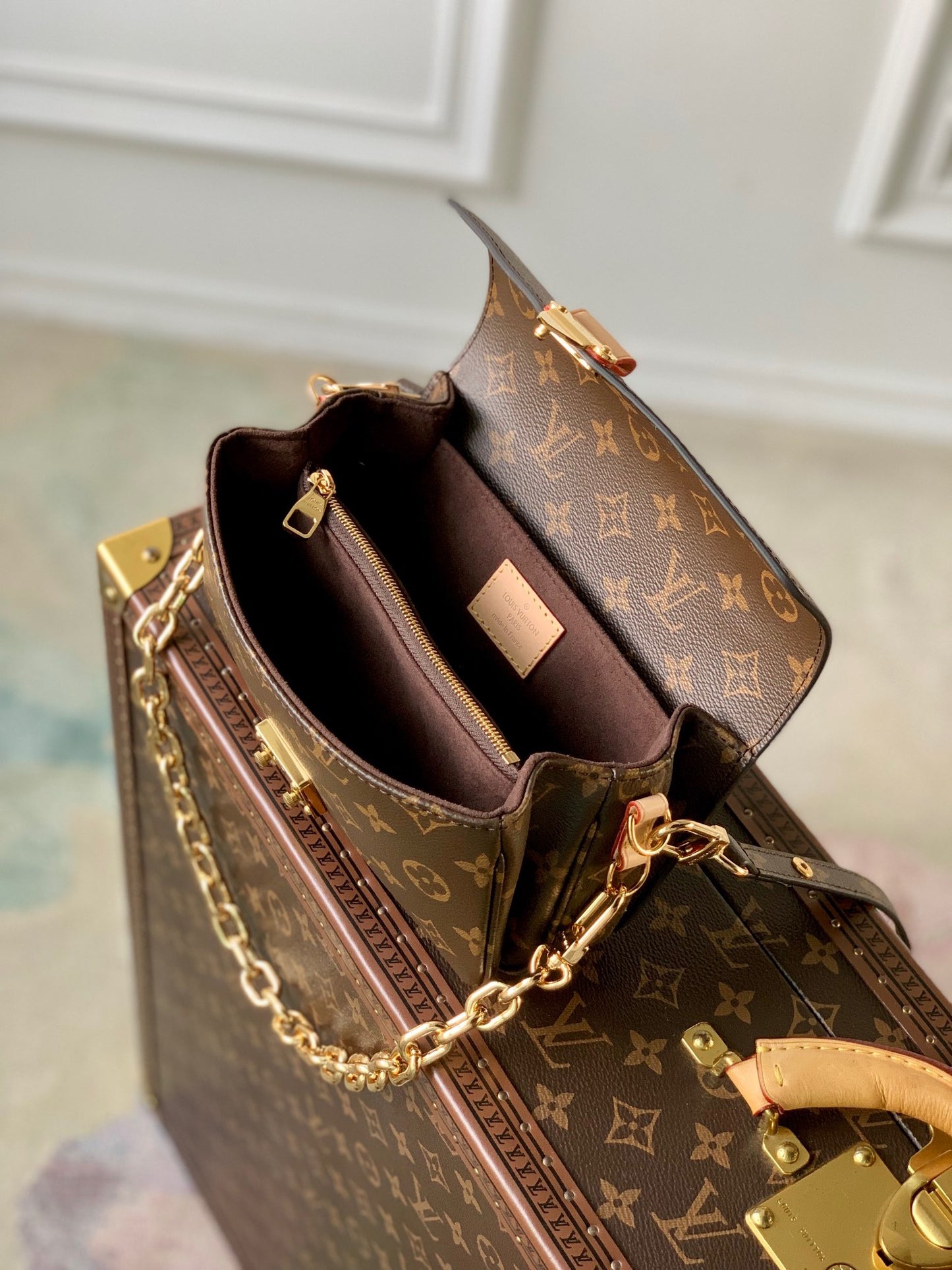 LOU POCHETTE METIS EAST WEST BAG