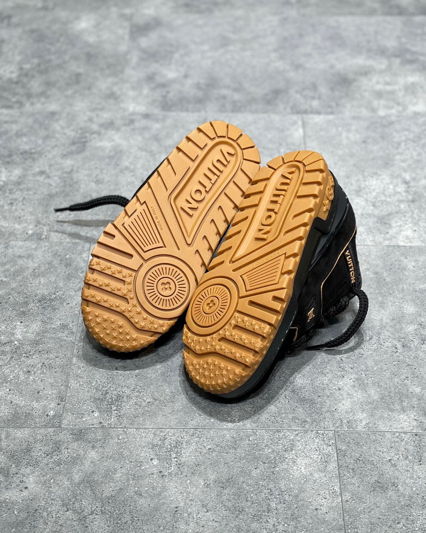LOU TRAINERS