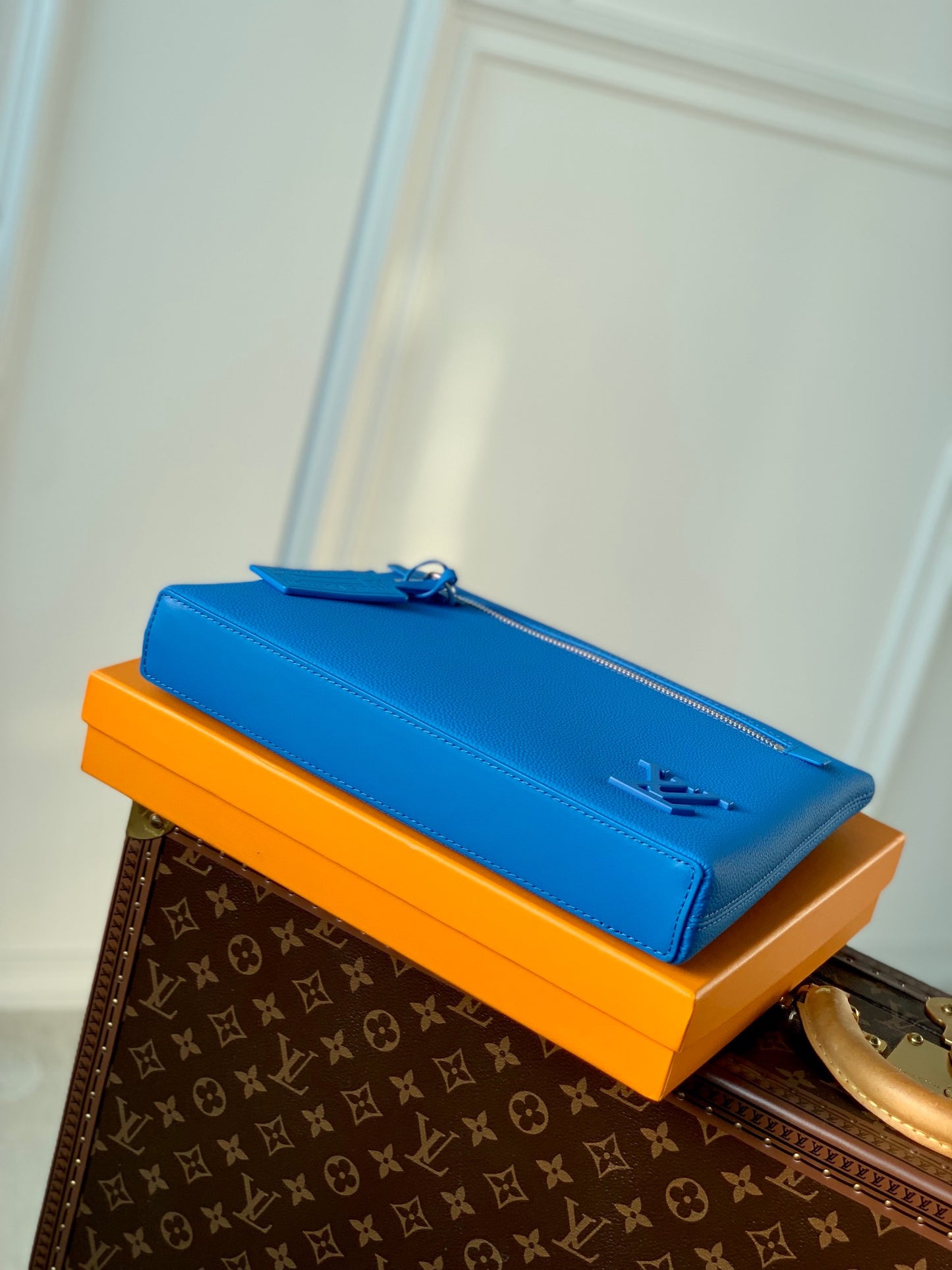 LOU TAKEOFF POUCH