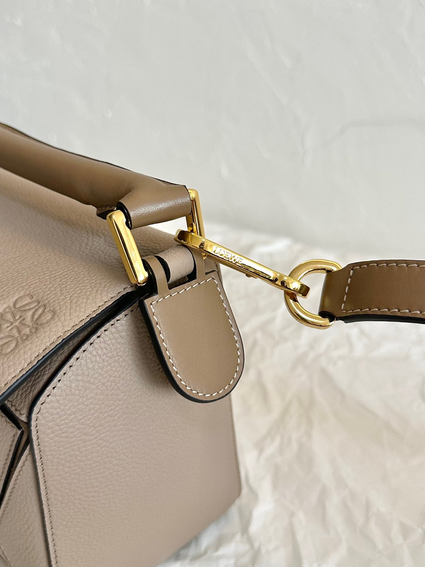 LOEW SMALL PUZZLE EDGE BAG
