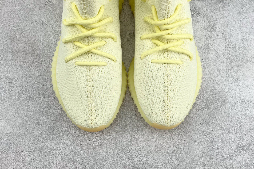 YEEZY BOOST 350 V2