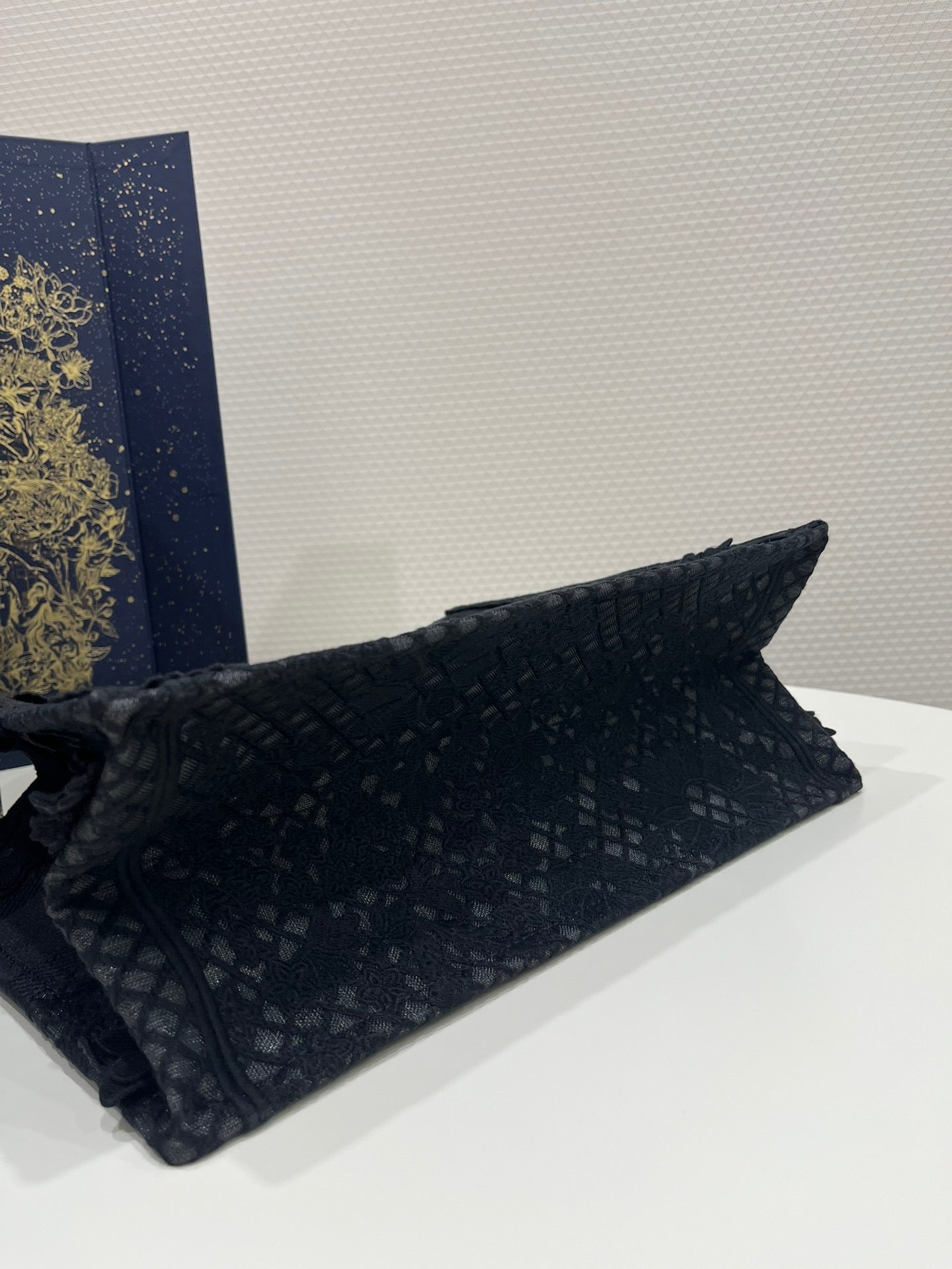 CD MEDIUM BOOK TOTE BAG