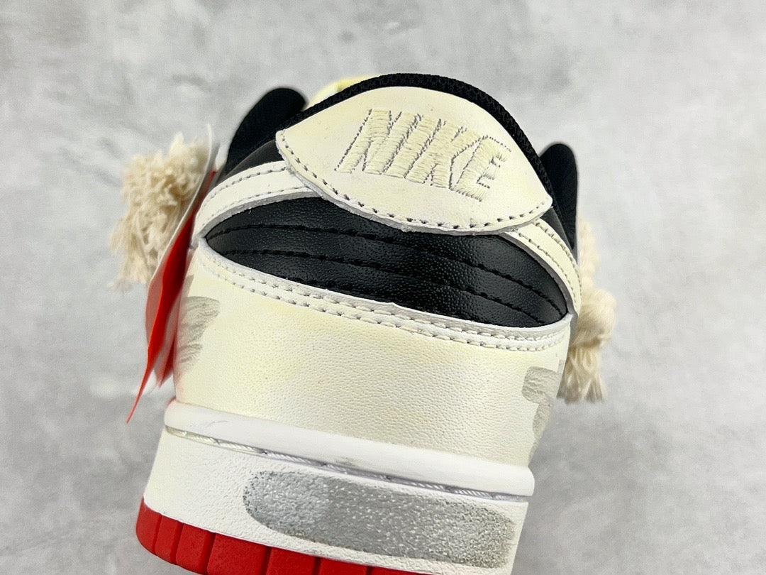 NIKE DUNK LOW