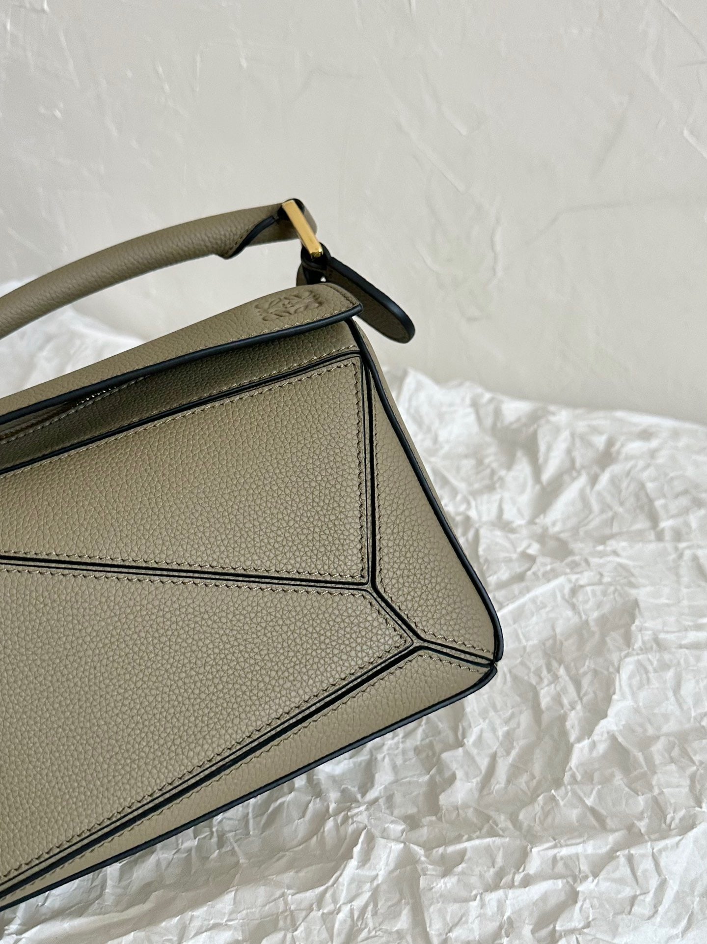 LOEW SMALL PUZZLE EDGE BAG