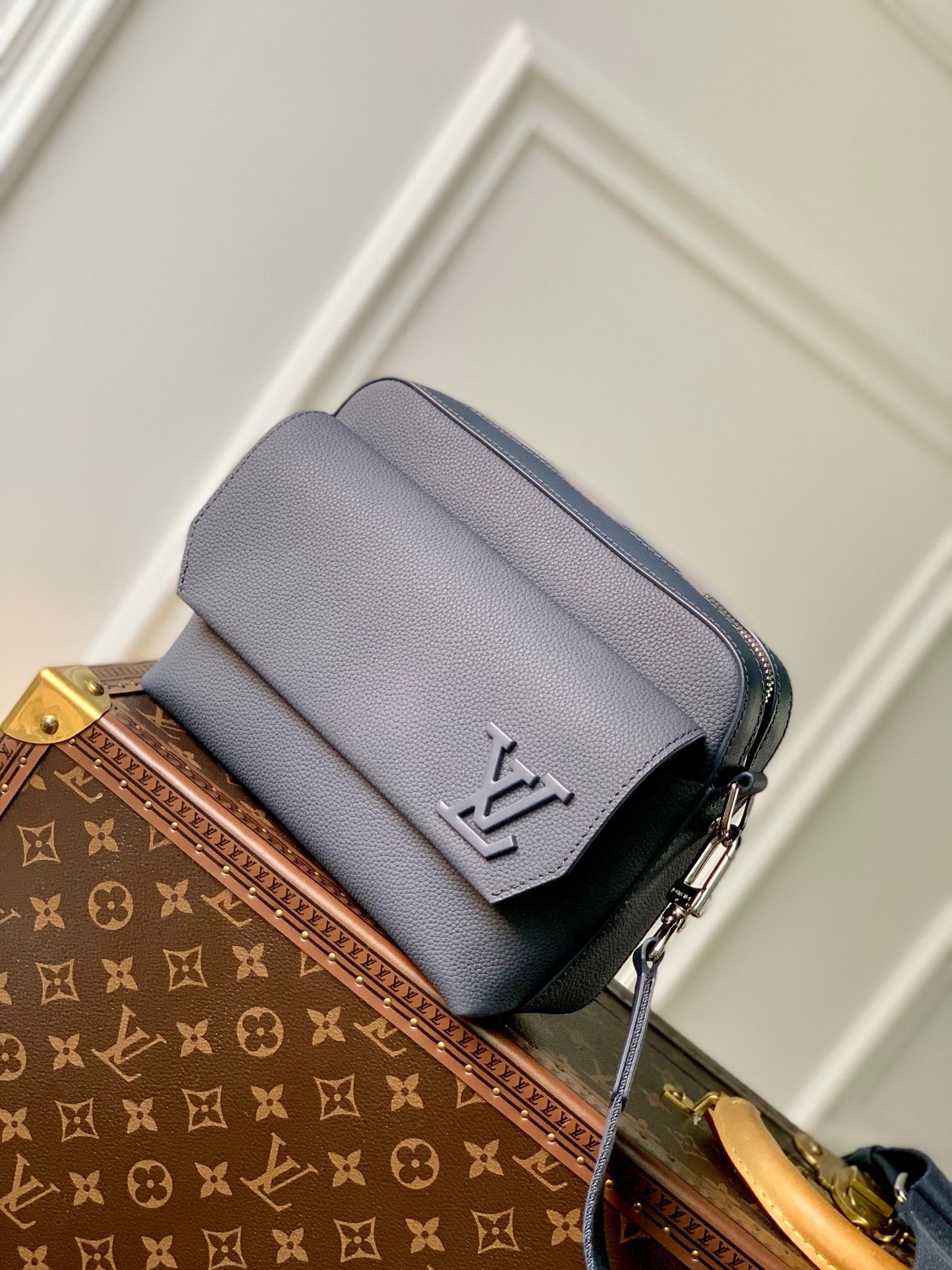 LOU FASTLINE MESSENGER BAG