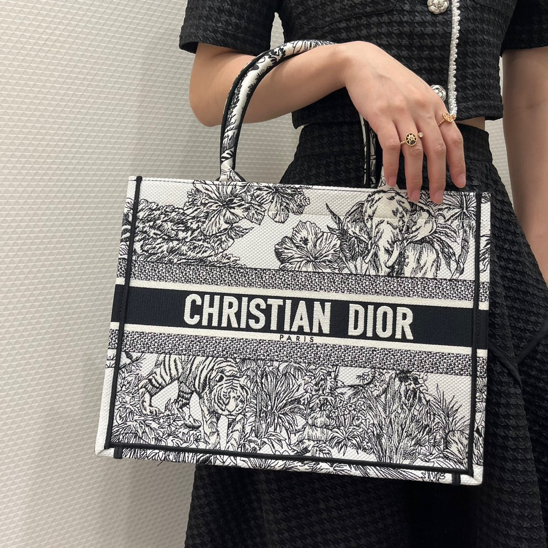 CD MEDIUM BOOK TOTE BAG