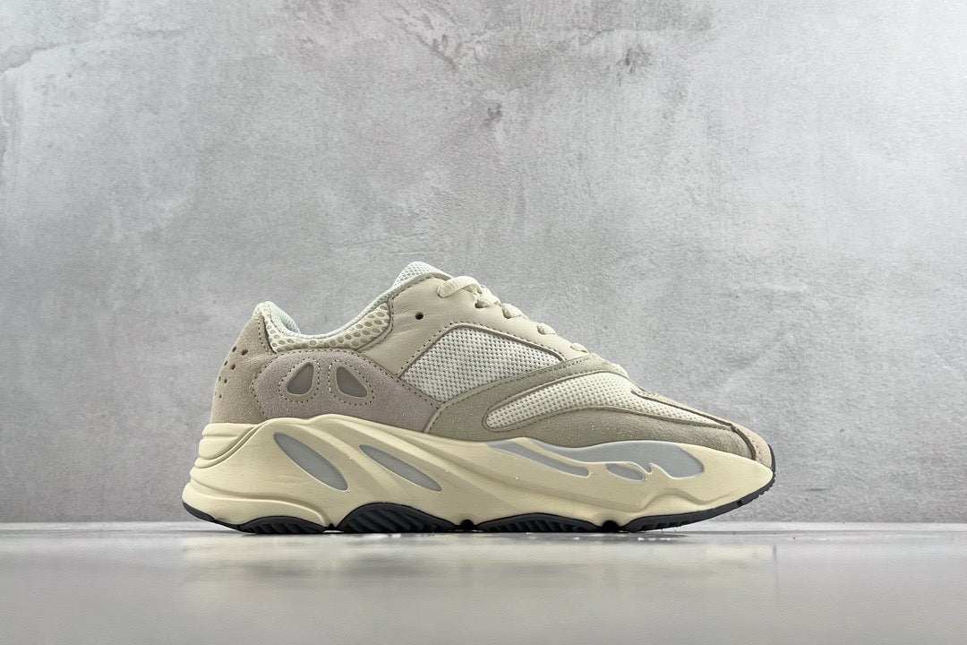 YEEZY BOOST 700