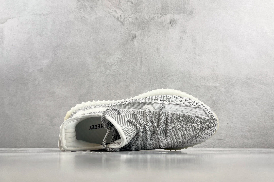 YEEZY BOOST 350 V2