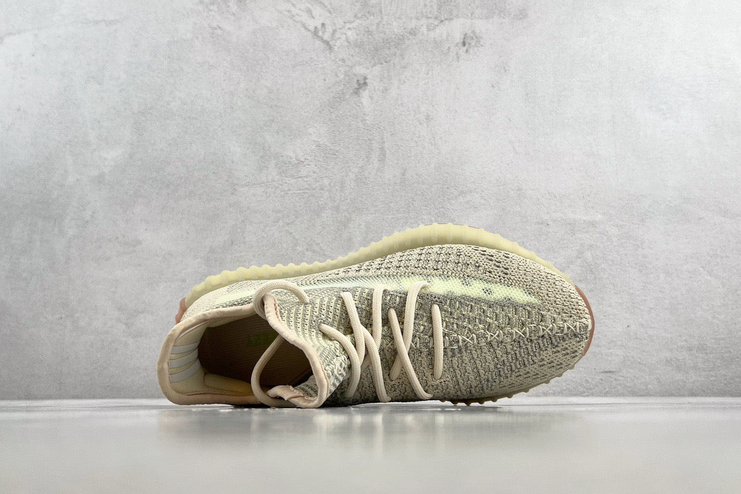 YEEZY BOOST 350 V2