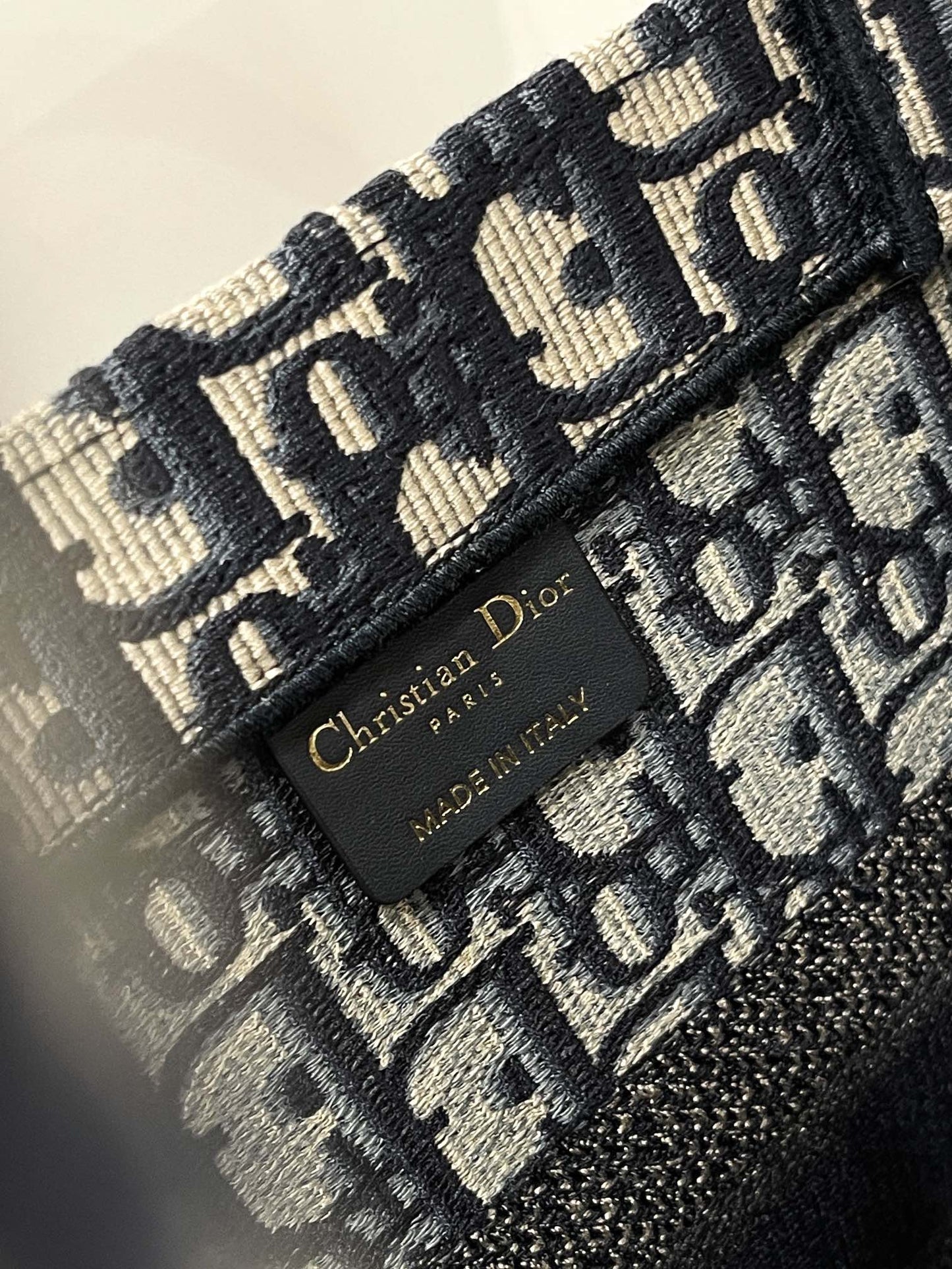 CD MEDIUM BOOK TOTE BAG