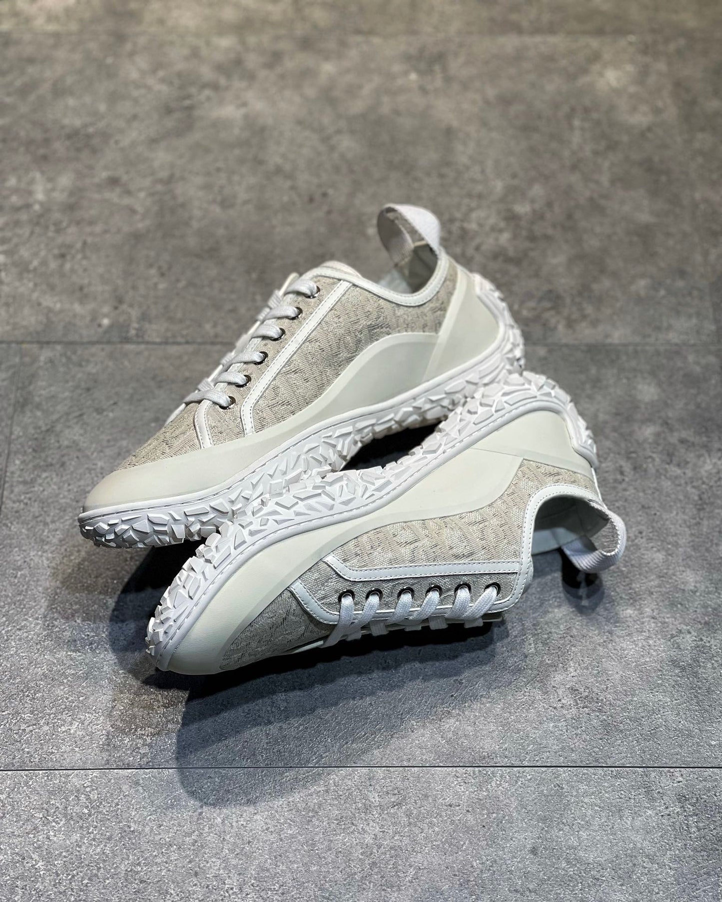 CD B28 SNEAKERS
