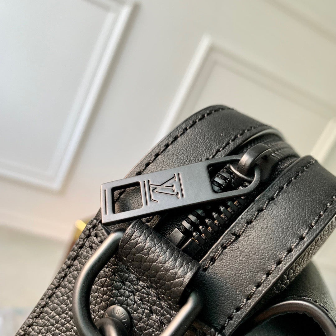 LOU FASTLINE MESSENGER BAG