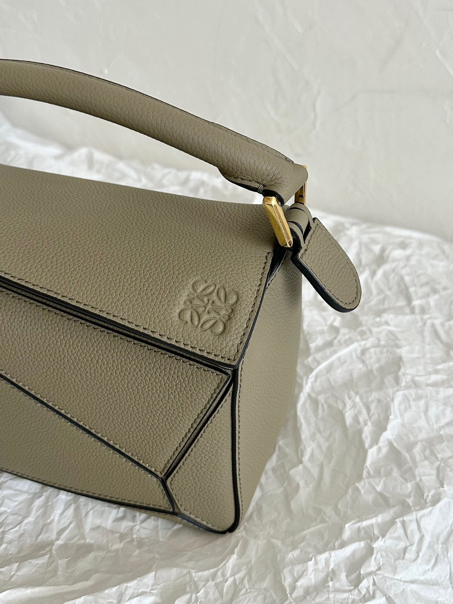 LOEW SMALL PUZZLE EDGE BAG