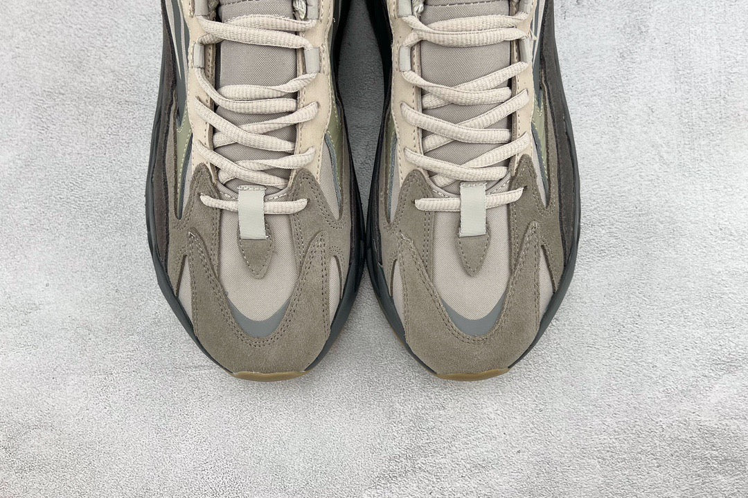 YEEZY BOOST 700 V2