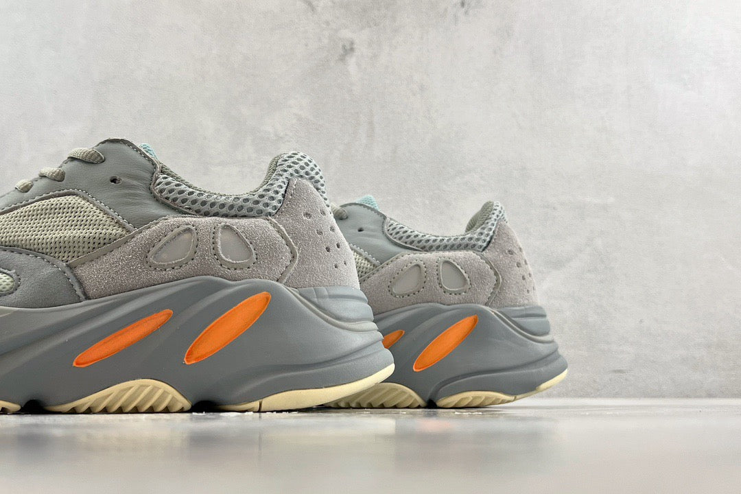 YEEZY BOOST 700